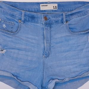 Garage size 13 lightwash shorts